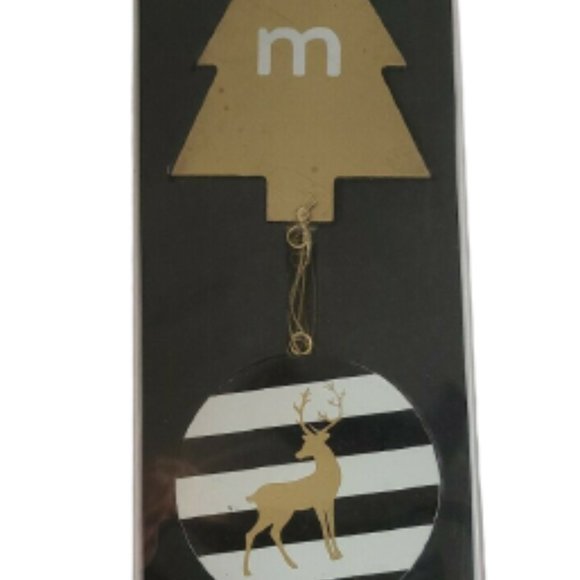 C.r. Gibson Christmas Garland - Picture 3 of 4